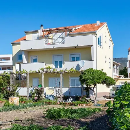 Apartment By The Sea Kastel Stafilic, - 21145 Kastela