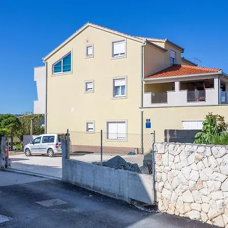 Apartment By The Sea Kastel Stafilic, - 21145 *