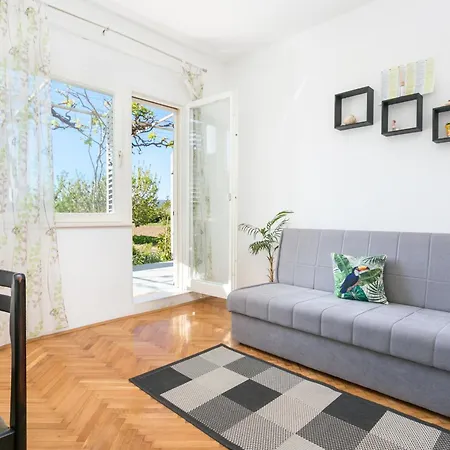 Apartment By The Sea Kastel Stafilic, - 21145 *